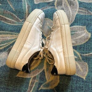 Soludos Yebo Vegan Leather Sneakers in White Size 10